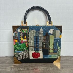 Handmade Beaded Cigar Box Purse NYC Skyline Twin Towers Statue of Liberty